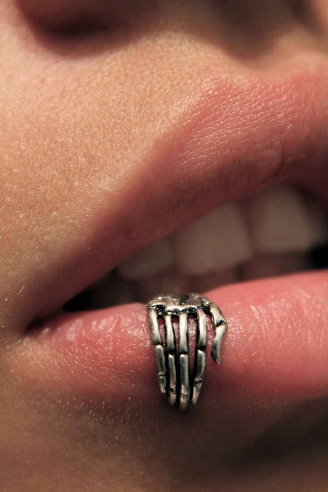 piercing labio
